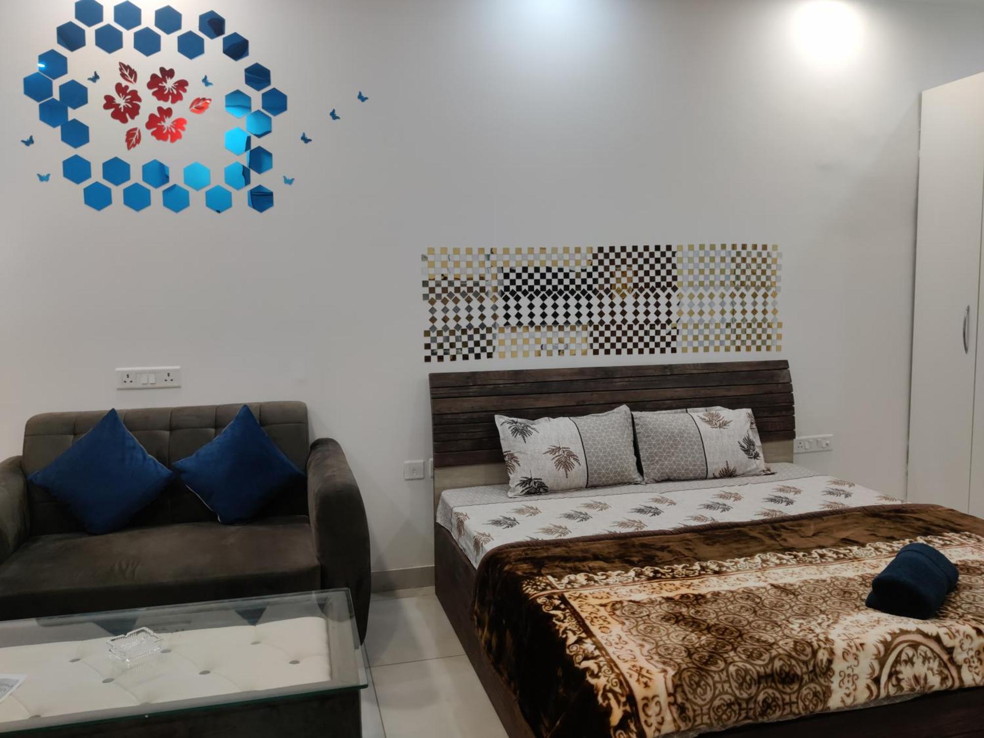 The Forest Stays-Luxury Studio Apartment In Noida Eksteriør billede