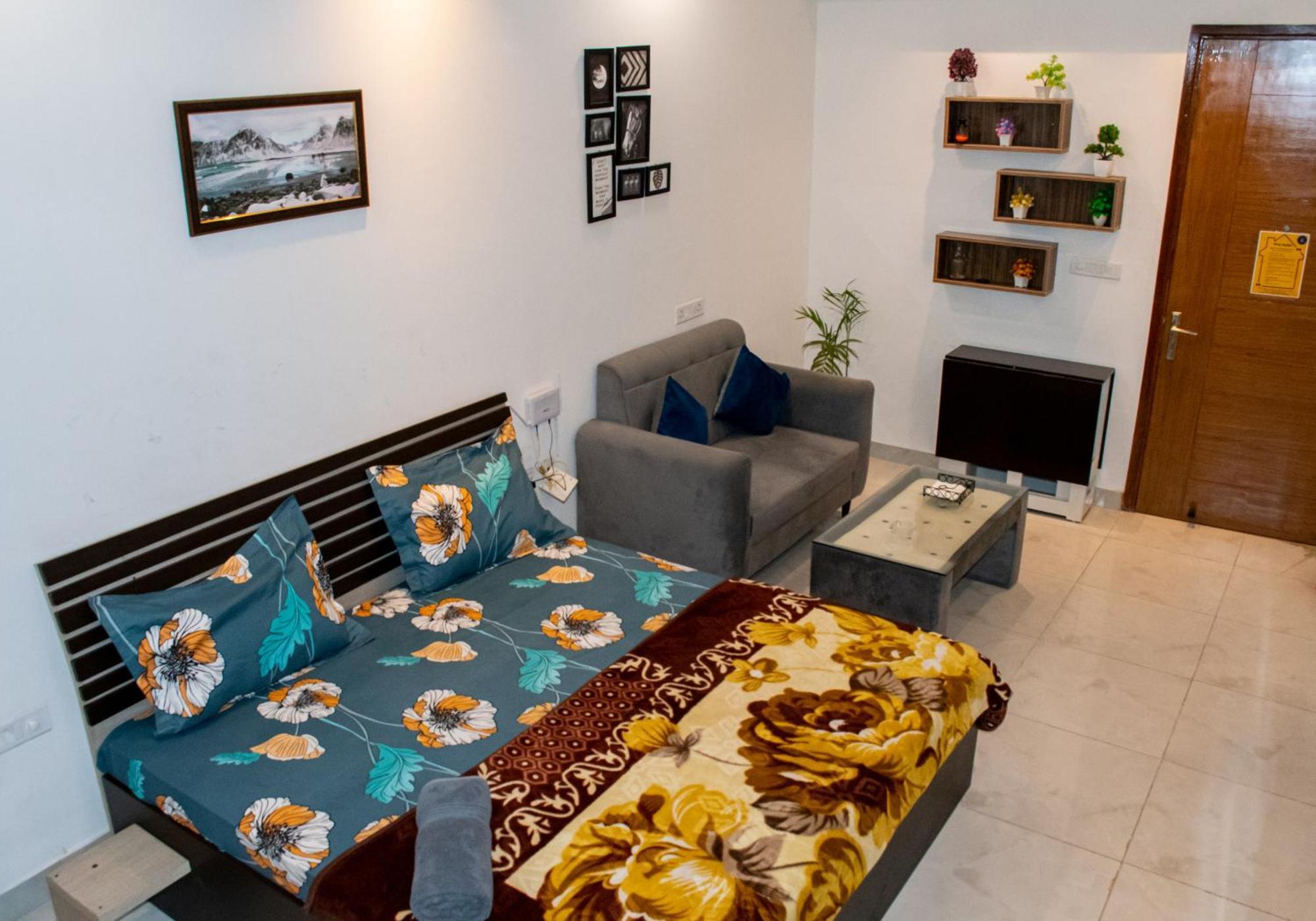 The Forest Stays-Luxury Studio Apartment In Noida Eksteriør billede
