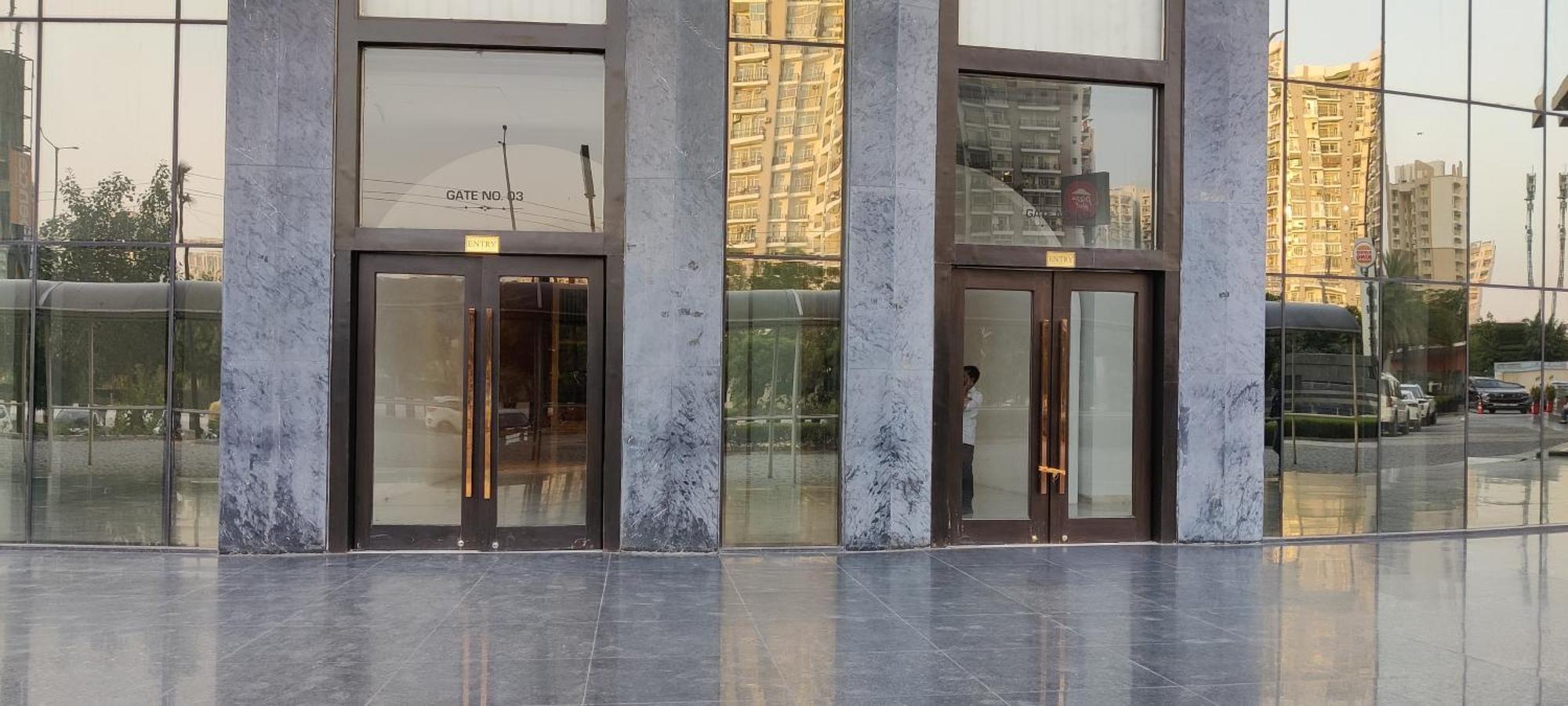 The Forest Stays-Luxury Studio Apartment In Noida Eksteriør billede